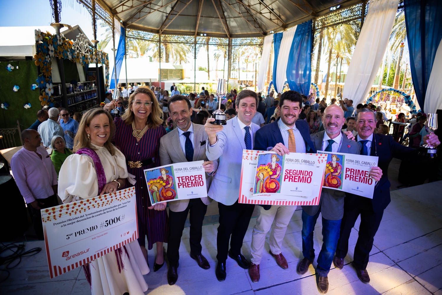 Un 'brindis' con el premio.