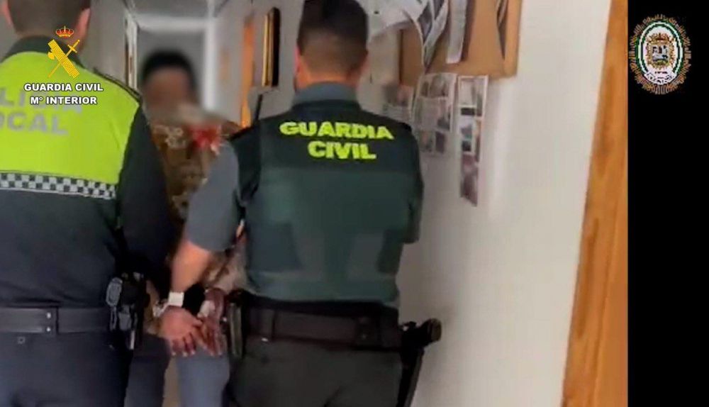 Hay dos detenidos en la operación.