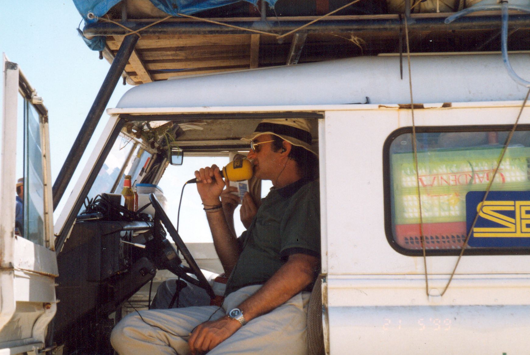 Pepe Antonio González de la Peña, durante una de las conexiónes en el Coto de Doñana, en la Romería del Rocío de la Hermandad de Jerez.