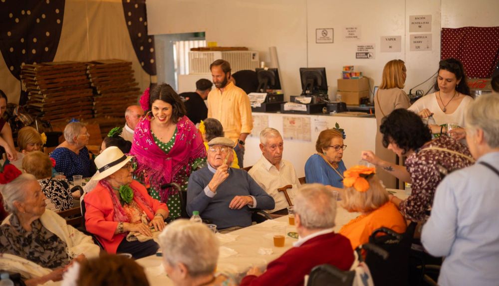 PERSONAS MAYORES EN LA FERIA DE JEREZ 2025 MARTES 19