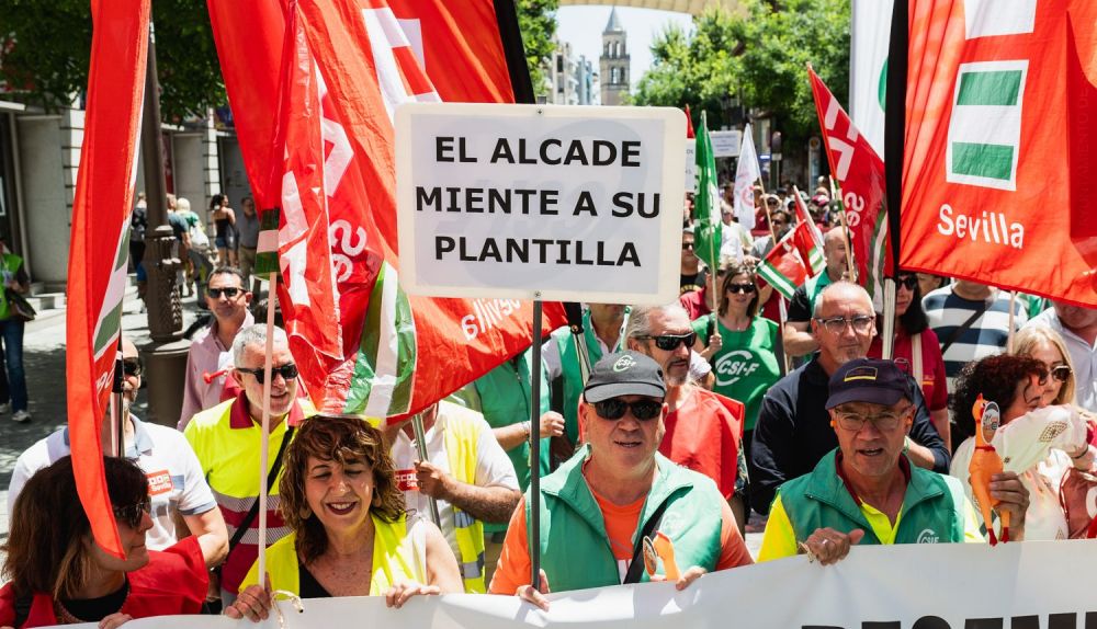 PROTESTA PLANTILLA MUNICIPALAYUNTAMIENTO SEVILLA DEFENSA SERVICIOS PUBLICOS 14