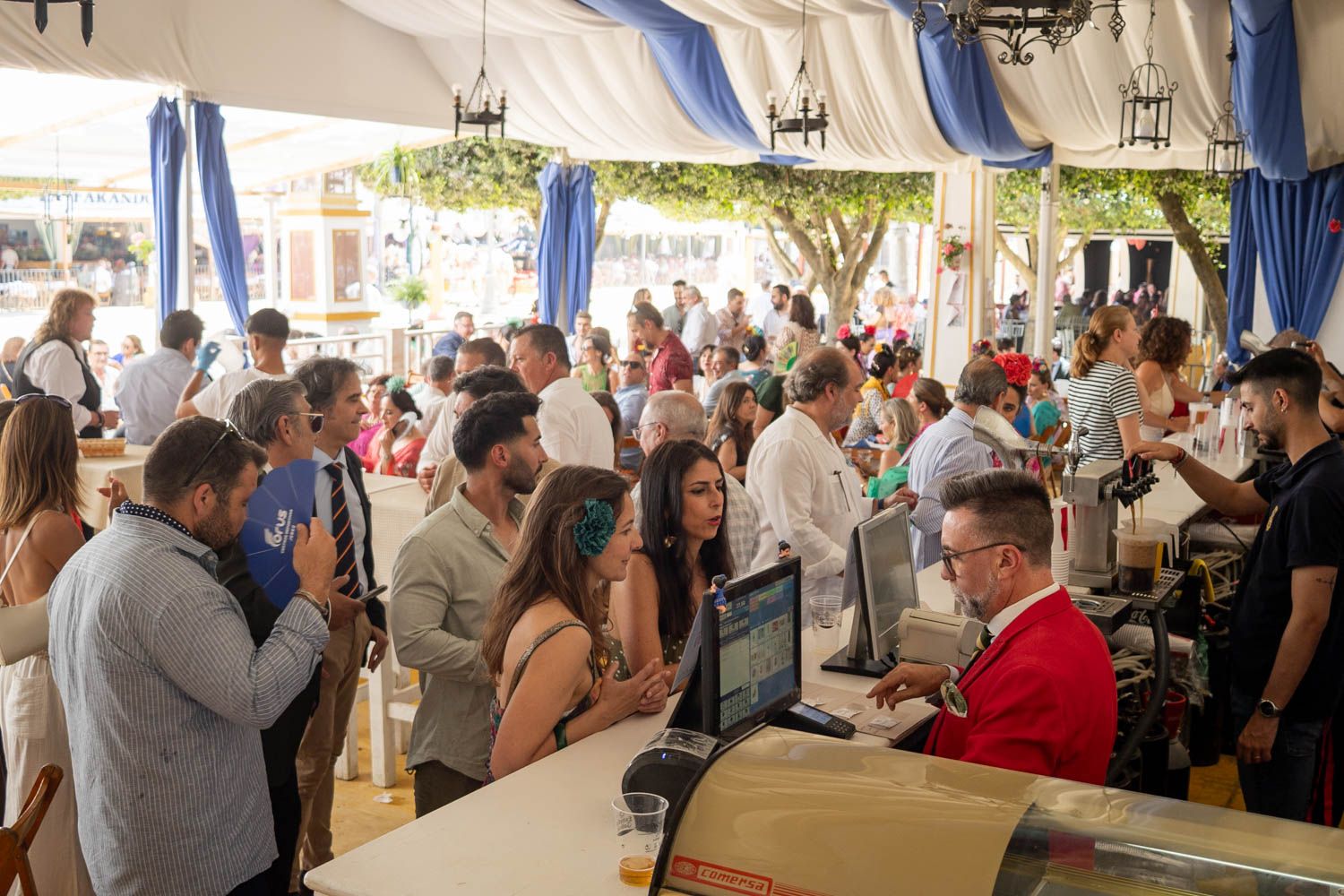Ambiente en una caseta de la Feria del Caballo en la edición 2025. Ambiente en una caseta de la Feria del Caballo en la edición 2025.