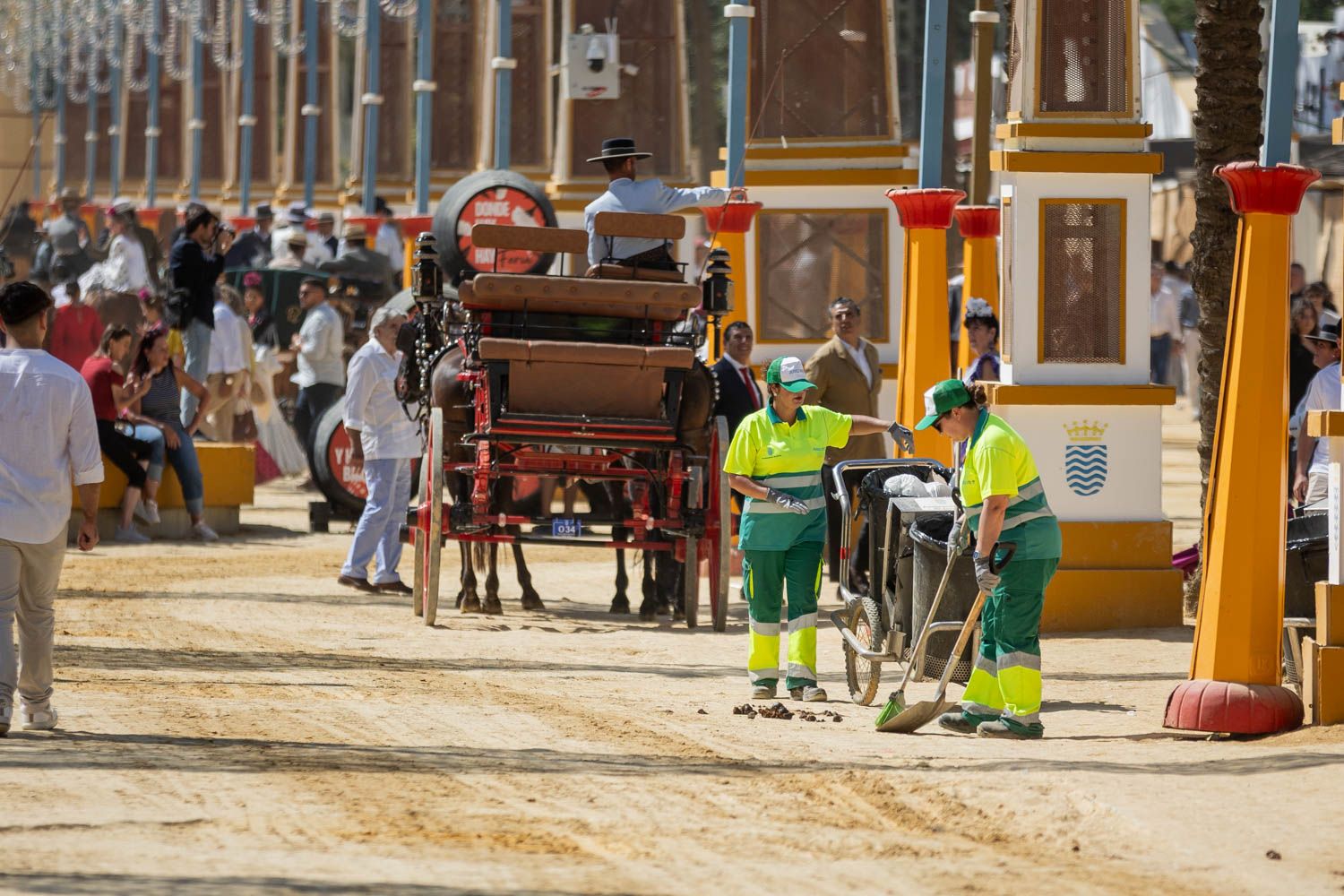 Labores de limpieza en la Feria del Caballo 2025.
