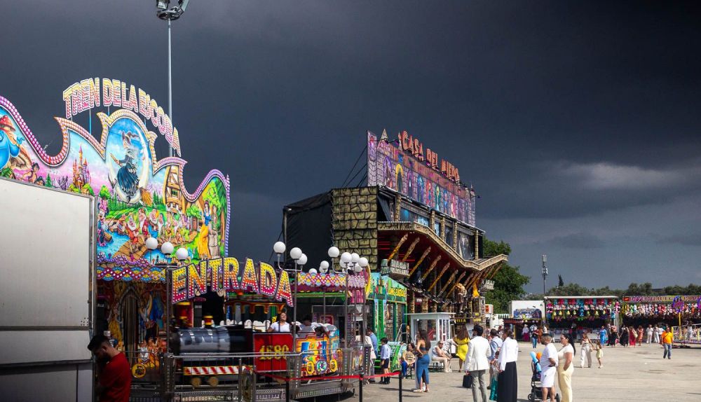La casa del miedo con la amenazadora tormenta detrás