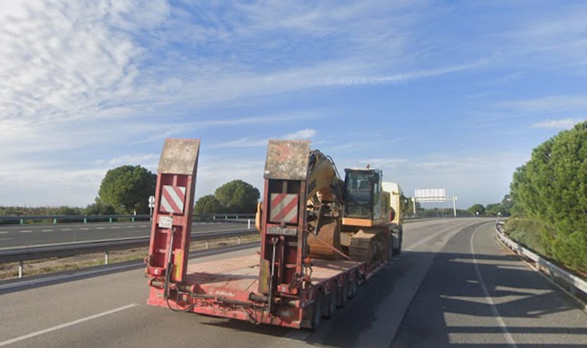 A-381, carretera donde ha volcado el camión, cerca de El Pedroso.  GOOGLE MAPS