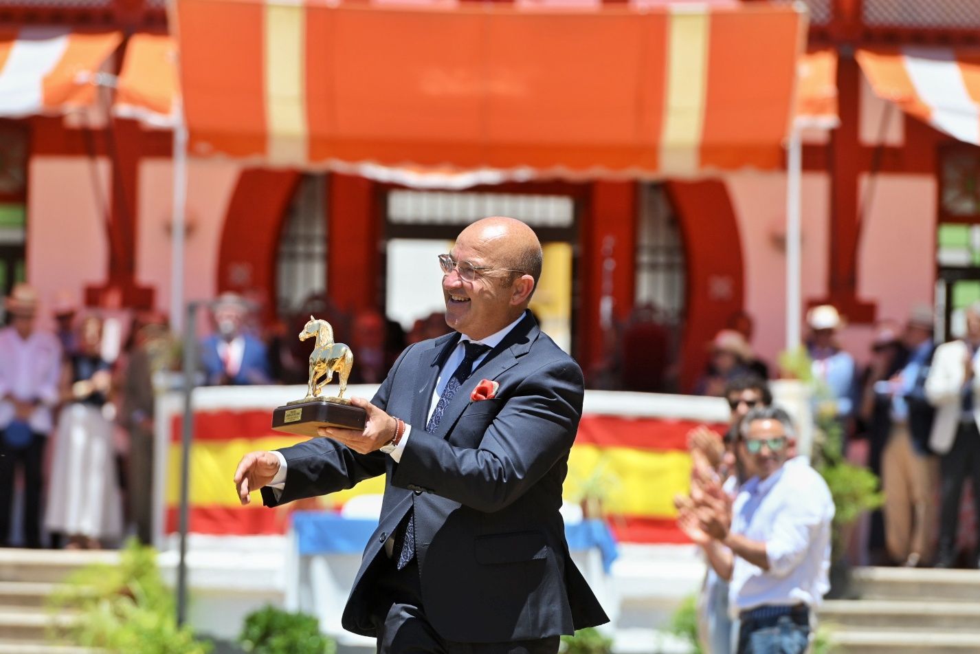 La emotiva entrega del Caballo de Oro 2024 a Francisco Dorantes, en imágenes