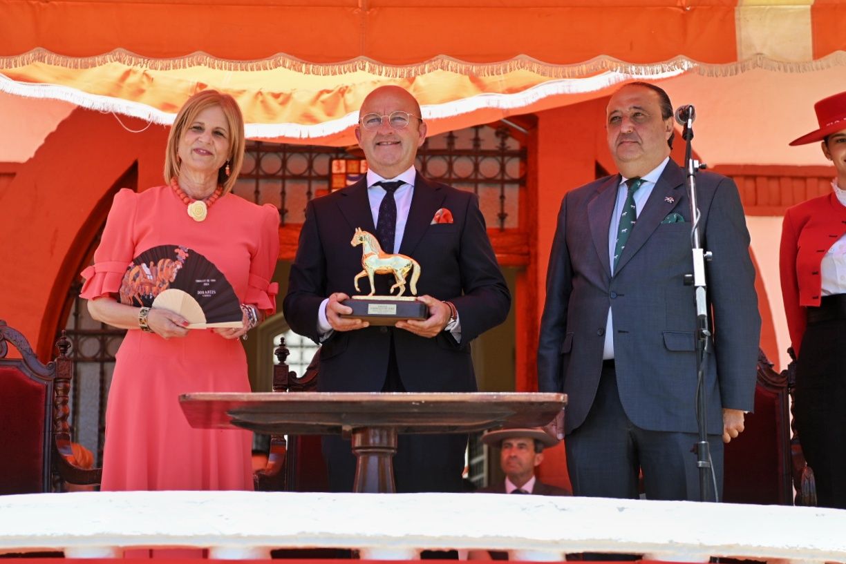 La emotiva entrega del Caballo de Oro 2024 a Francisco Dorantes, en imágenes