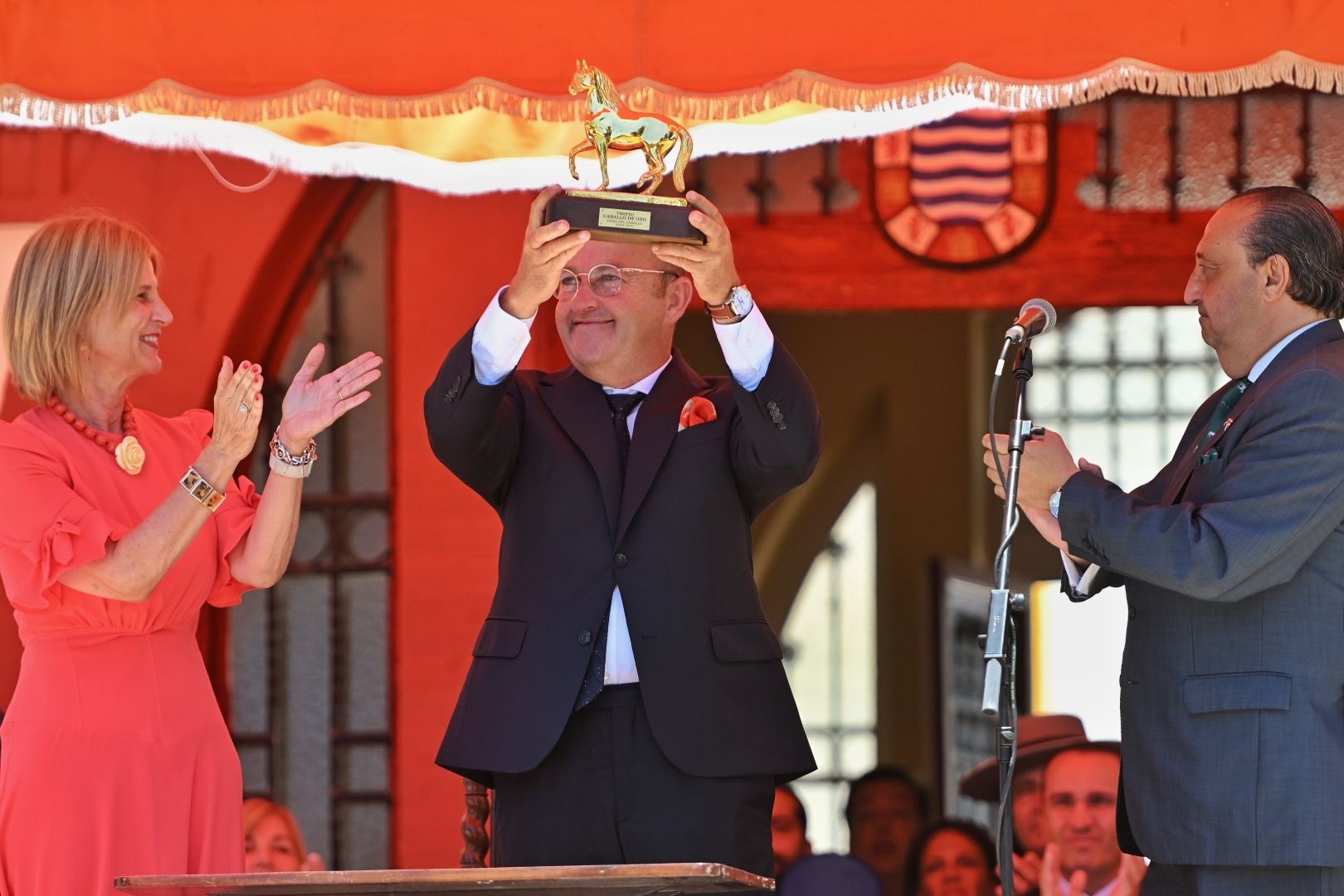 La emotiva entrega del Caballo de Oro 2024 a Francisco Dorantes, en imágenes