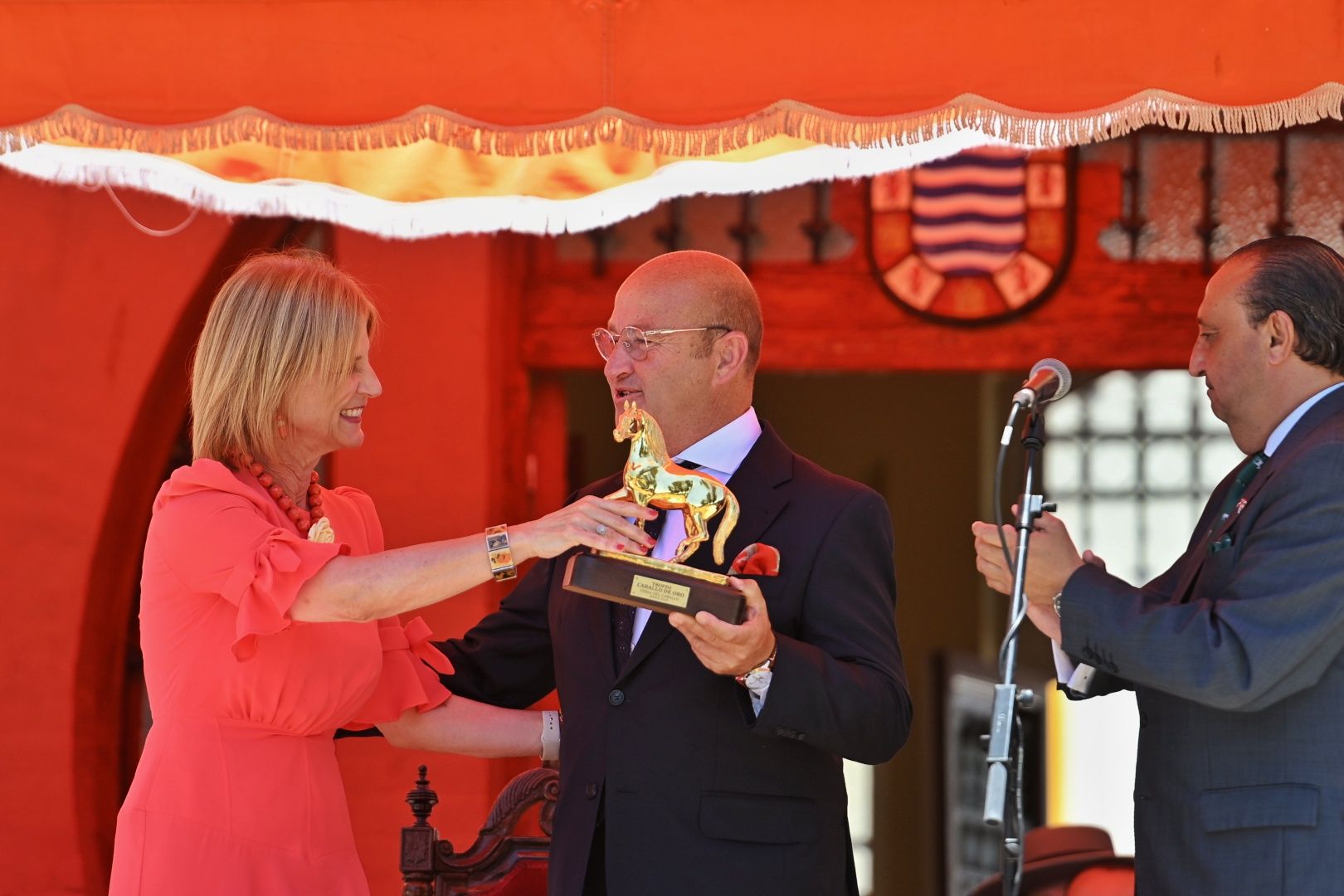 La emotiva entrega del Caballo de Oro 2024 a Francisco Dorantes, en imágenes