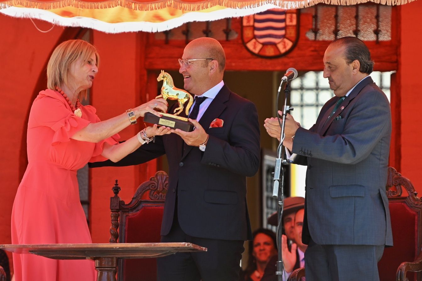 La emotiva entrega del Caballo de Oro 2024 a Francisco Dorantes, en imágenes