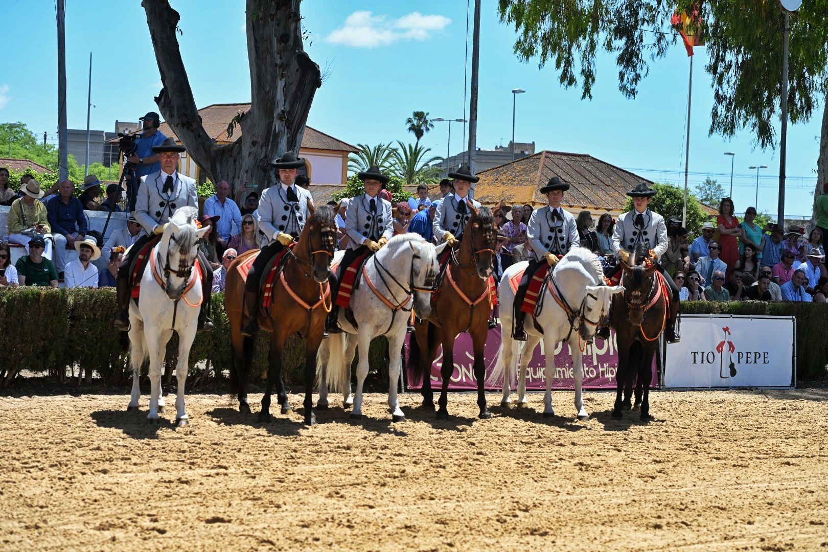 La emotiva entrega del Caballo de Oro 2024 a Francisco Dorantes, en imágenes