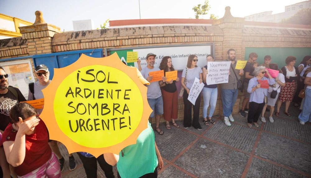 'Sol ardiente, sombra urgente! Protesta en el CEIP Gloria Fuertes.