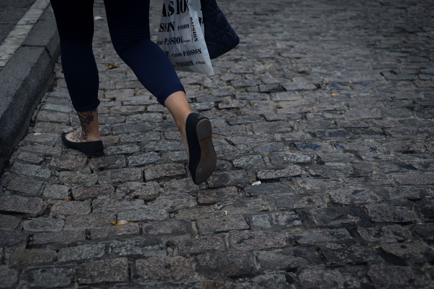 Estado del firme calamitoso en el centro de Jerez. FOTO: MANU GARCÍA.