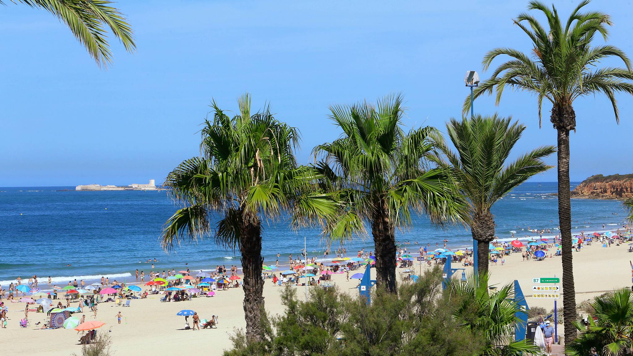 Imagen de La Barrosa, playa donde ocurrió la agresión.