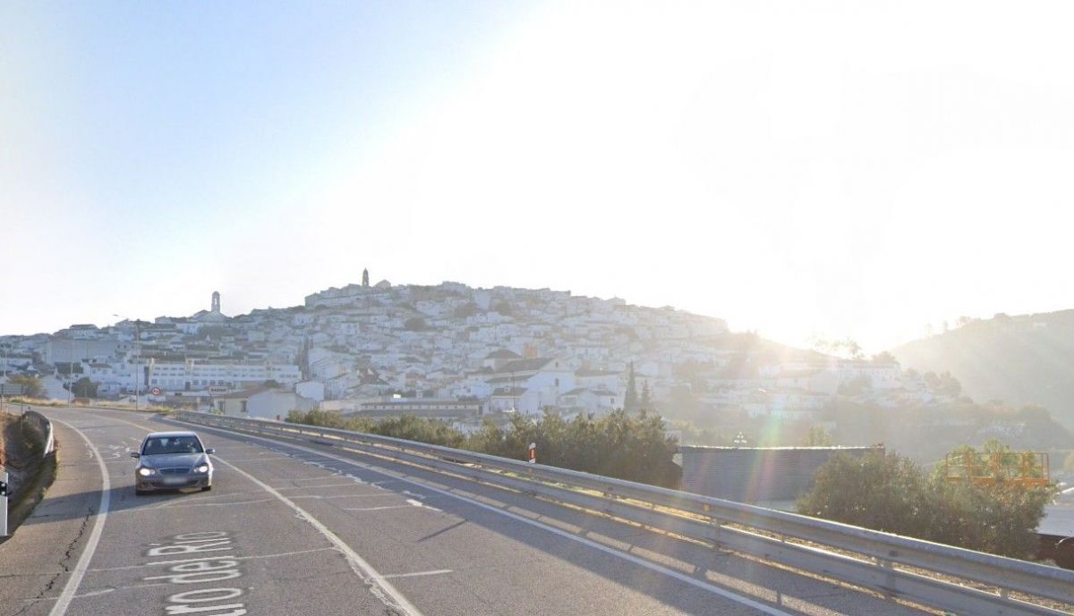 La entrada de Baena, en la carretera donde ha tenido lugar el accidente mortal.