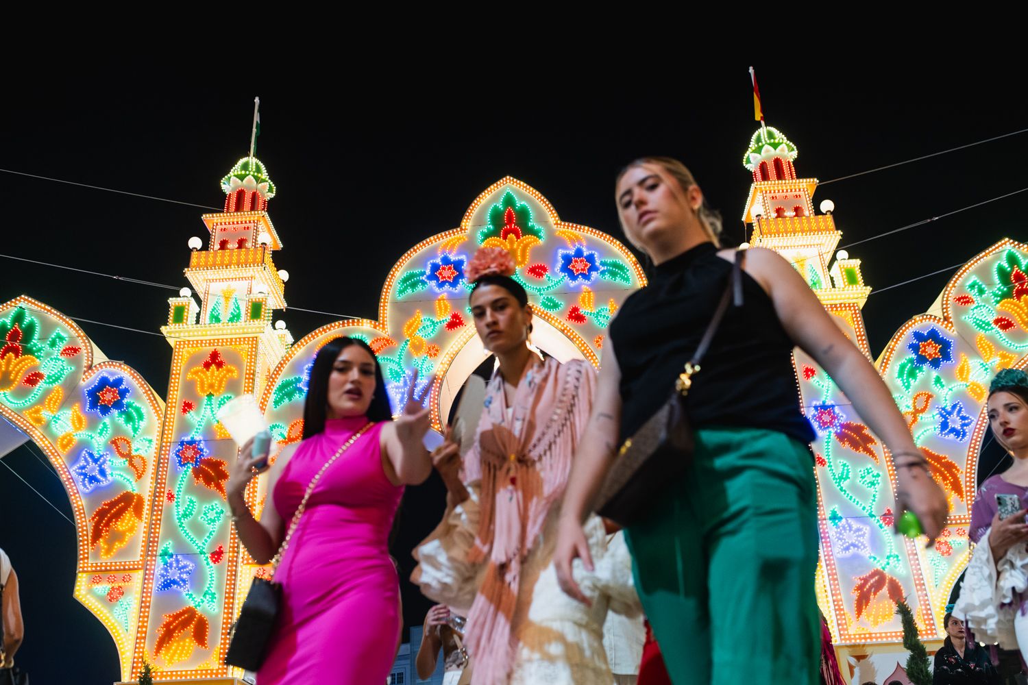 Un grupo en la Feria de Alcalá de Guadaíra.
