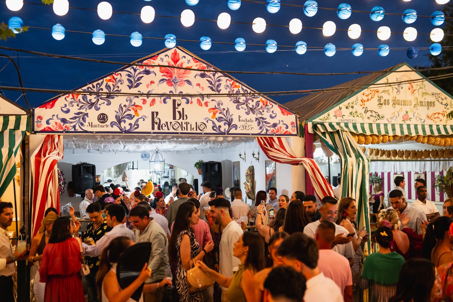 El Revoltijo, una de las casetas con gran ambiente.