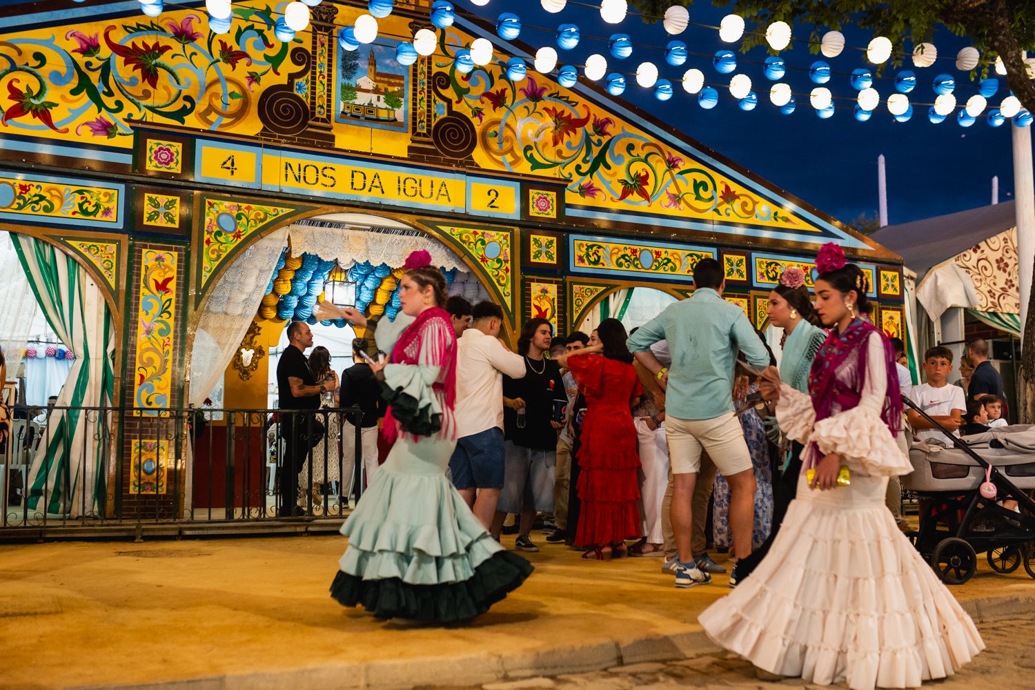 Trajes de gitana para la mañana y la noche.