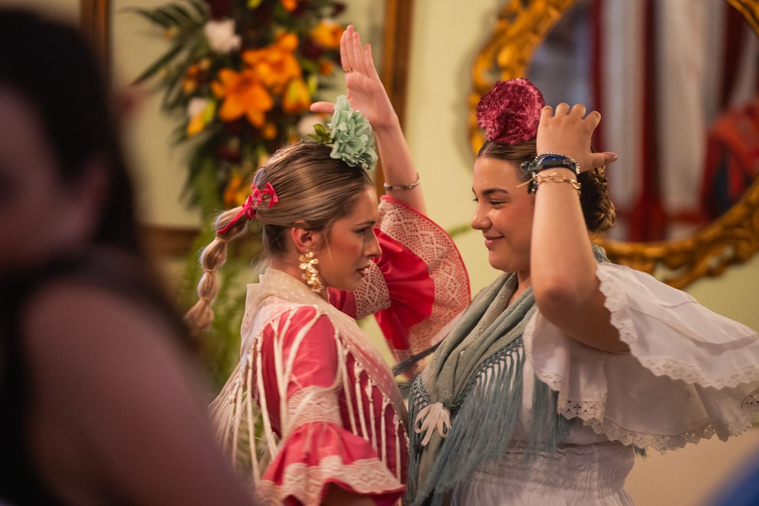 Una sevillana en una caseta.