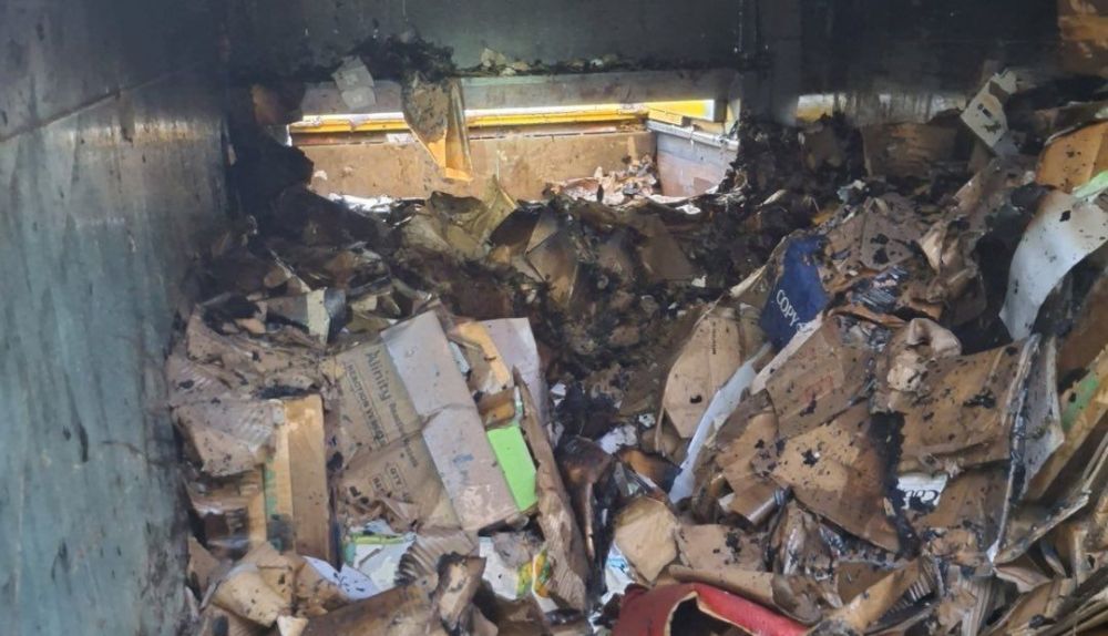 Incendio en la compactadora del Hospital de Jerez.