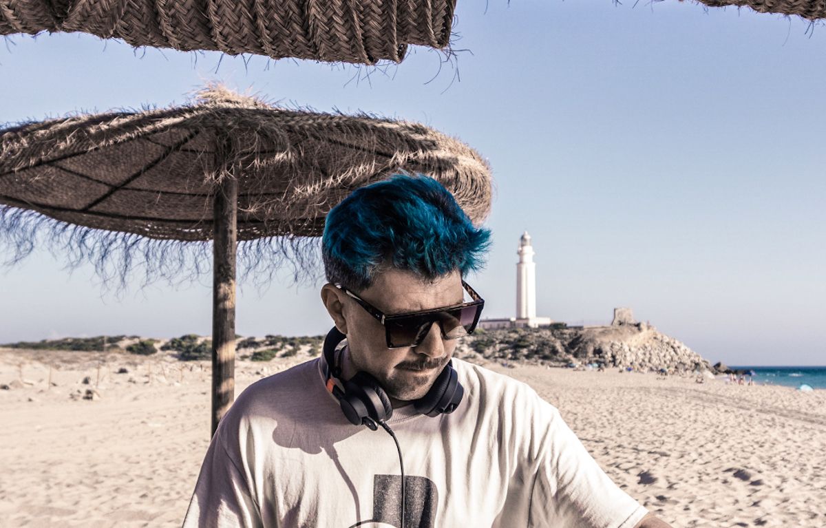 Faro Beach, el chiringuito con vistas al Faro de Trafalgar.  FARO BEACH