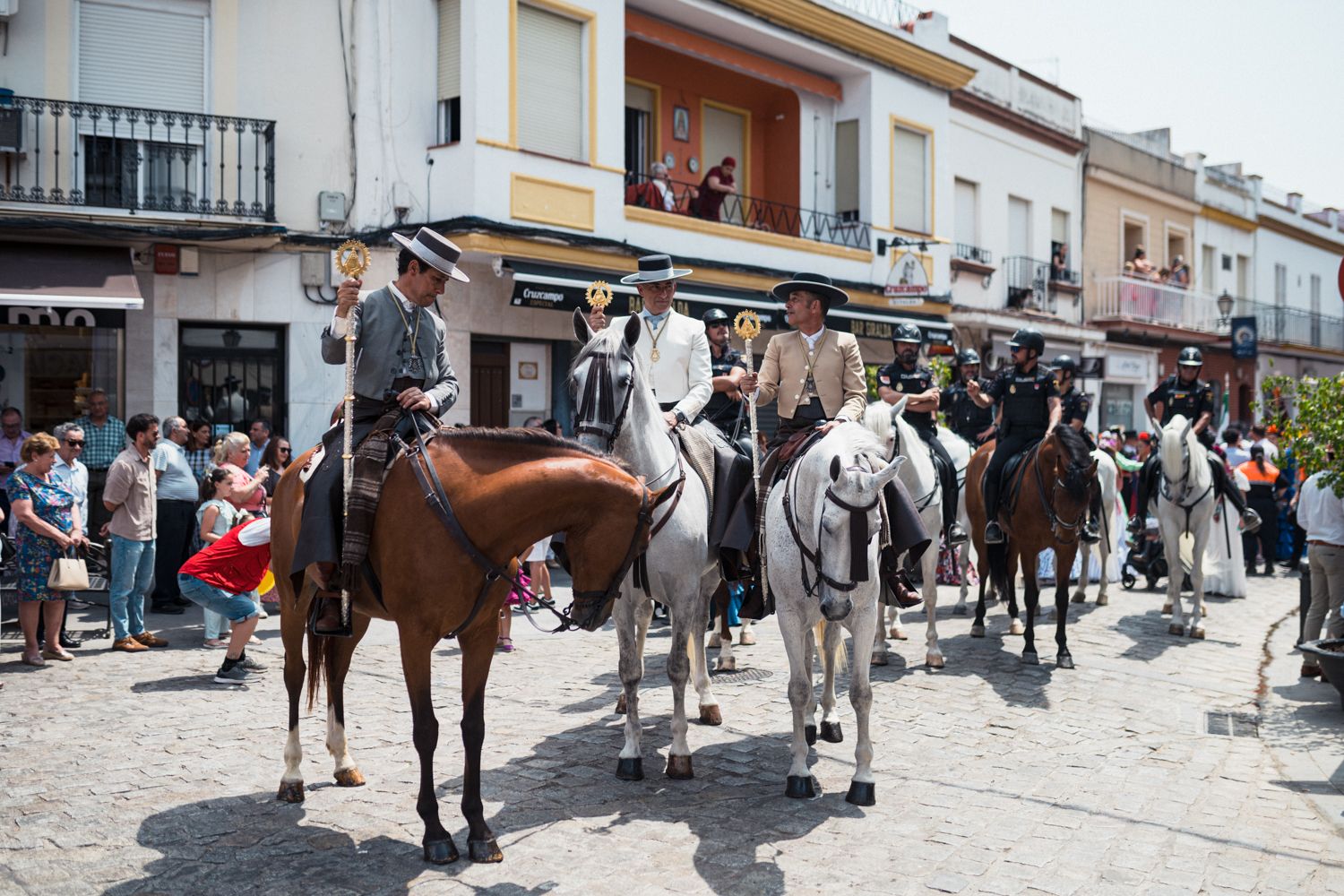 Inicio de la comitiva de la Hermandad del Rocío de Coria .