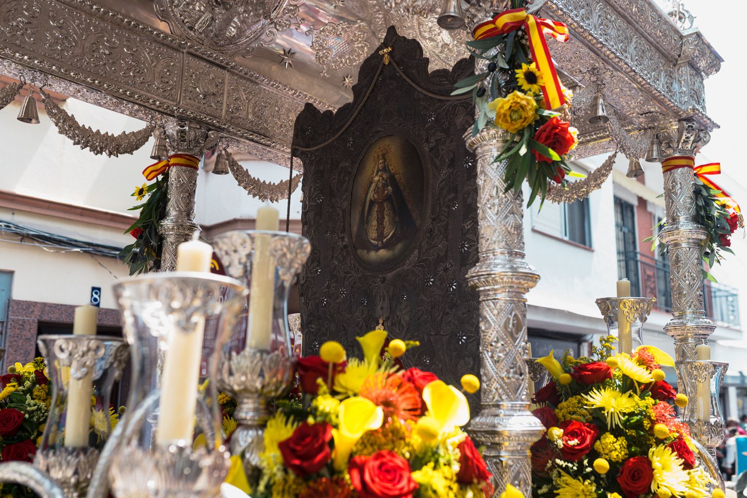 Simpecado de la Hermandad de Coria.