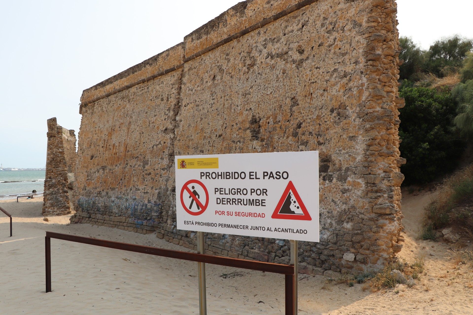 Estado de la Muralla y el Fuerte de Santa Catalina en El Puerto. 
