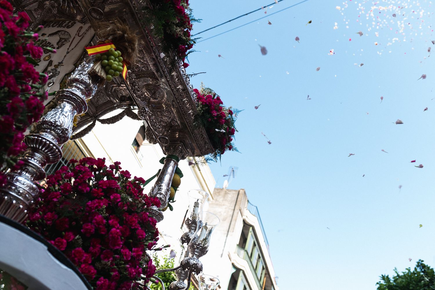 'Petalá' a las puertas de la Iglesia de la O.