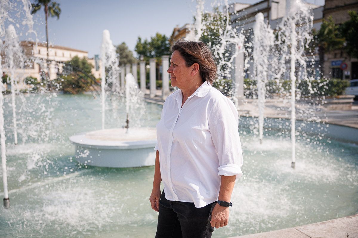 Inmaculada López, junto a la fuente del Mamelón.