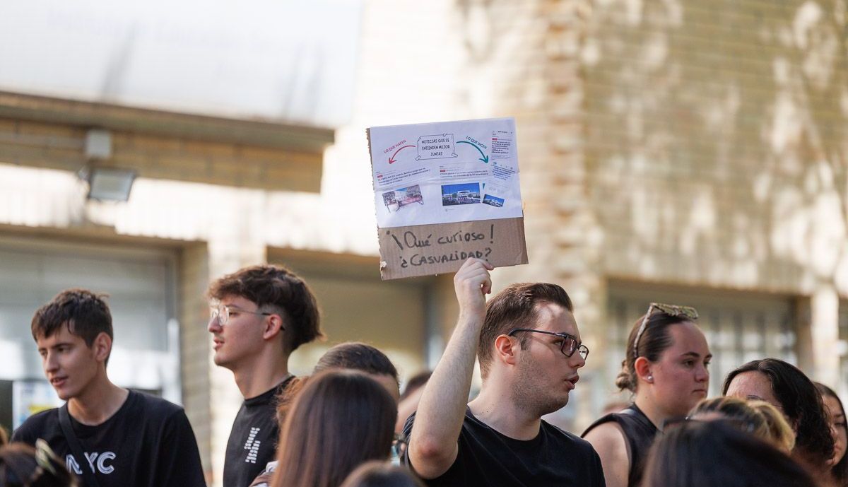Andres benitez protesta Administracion y finanzas 22