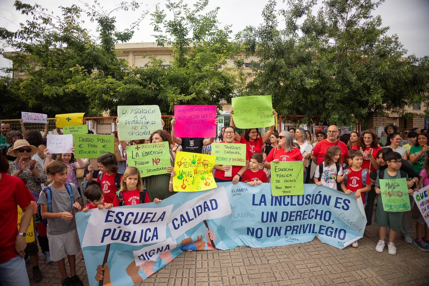 Las protestas de las familias del CEIP La Unión de Jerez.