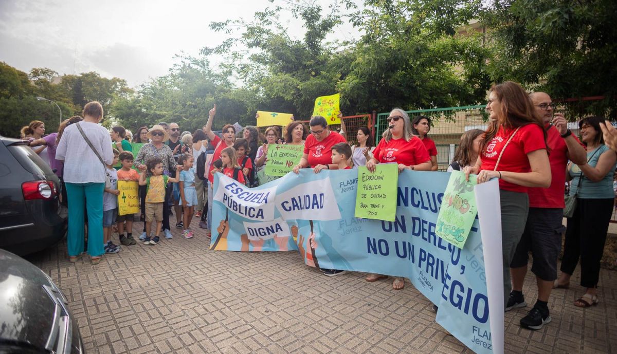 COLEGIO LA UNION PROTESTAS 06