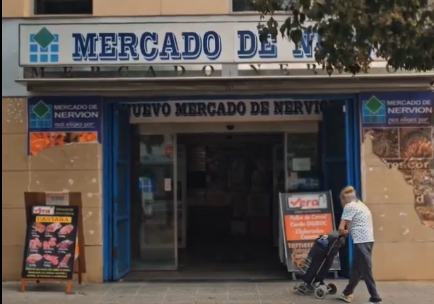 Fachada del mercado en una captura del video publicado por @malacarasev.