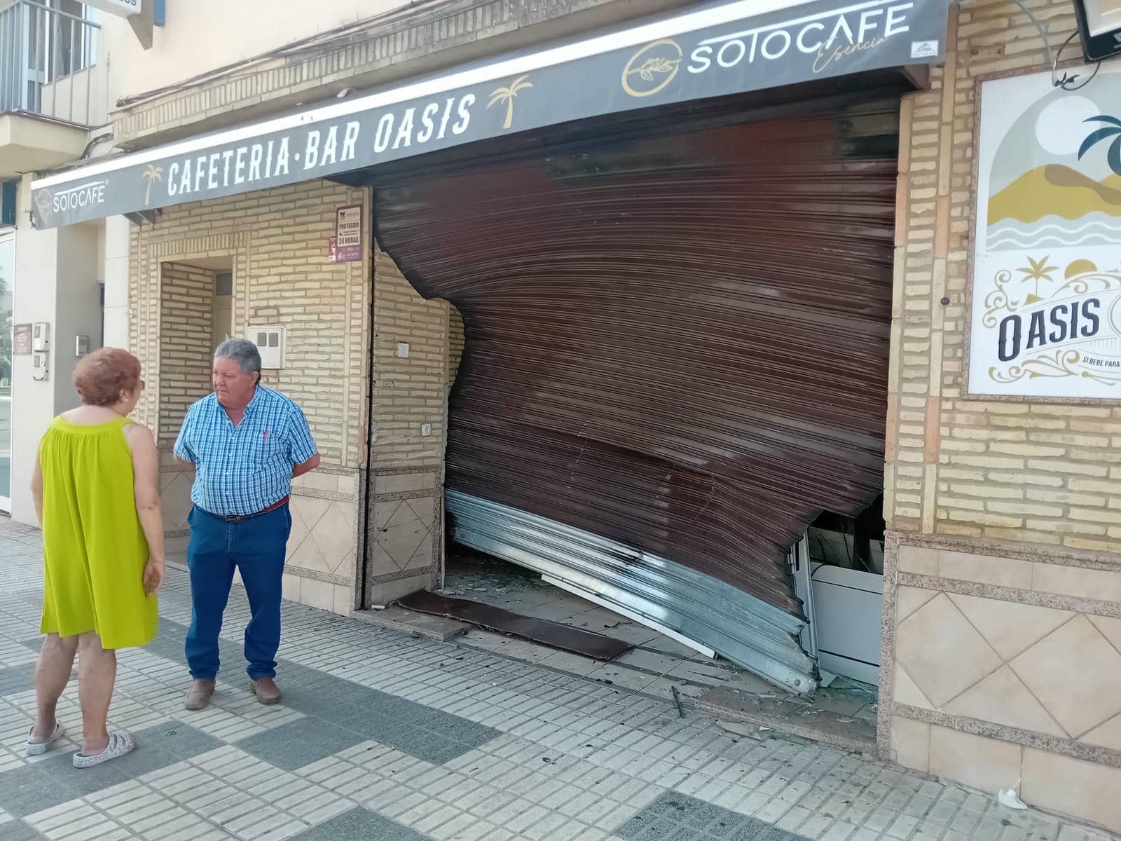 El alunizaje al bar de Los Palacios.