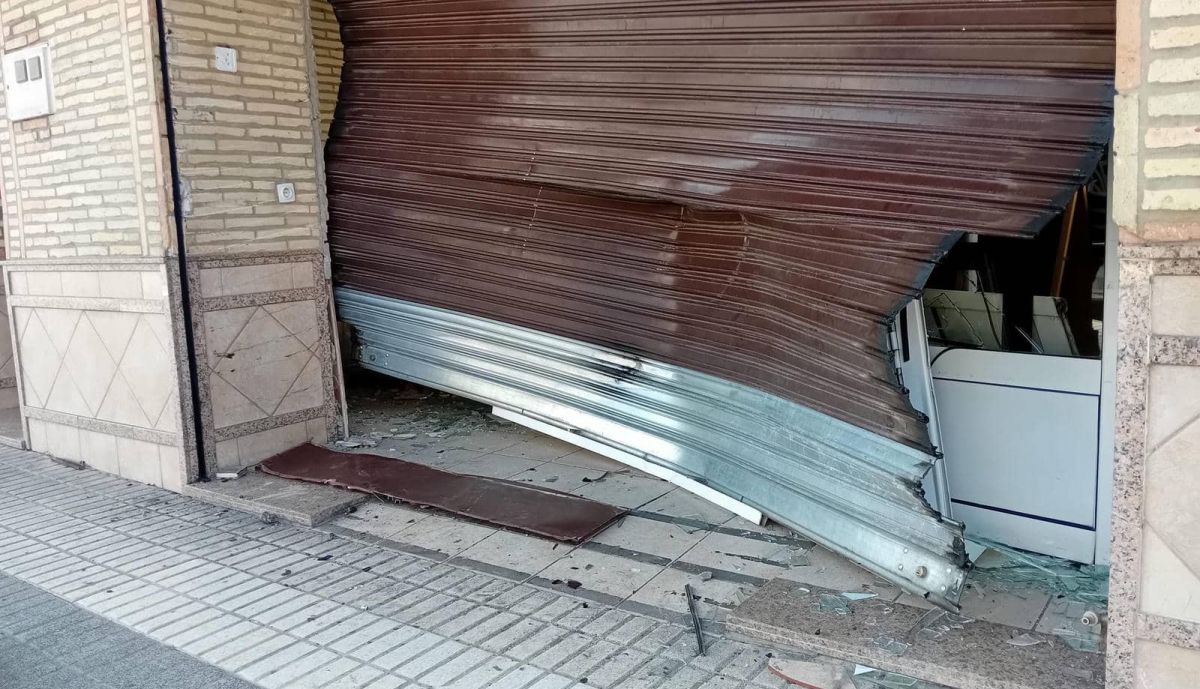 Alunizaje bar Los Palacios (4)