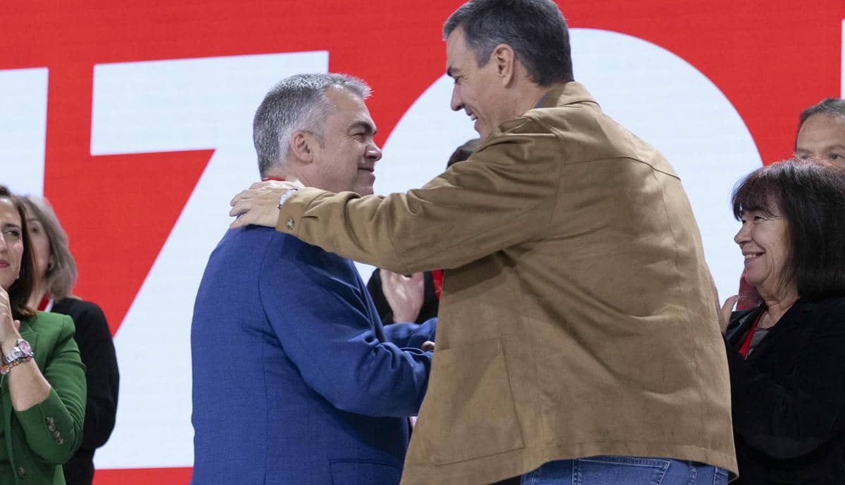 Pedro Sánchez, con Santos Cerdán.