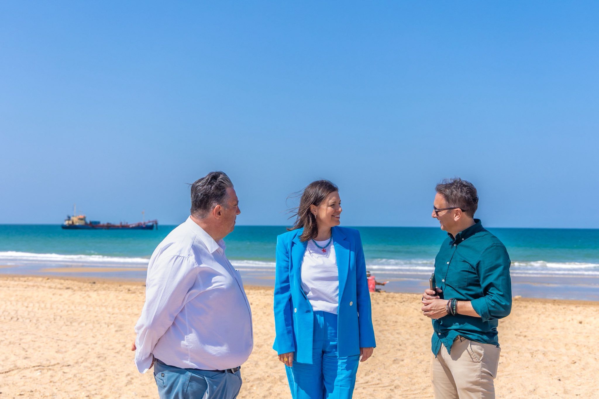 Patricia Cavada, en la playa de Camposoto.