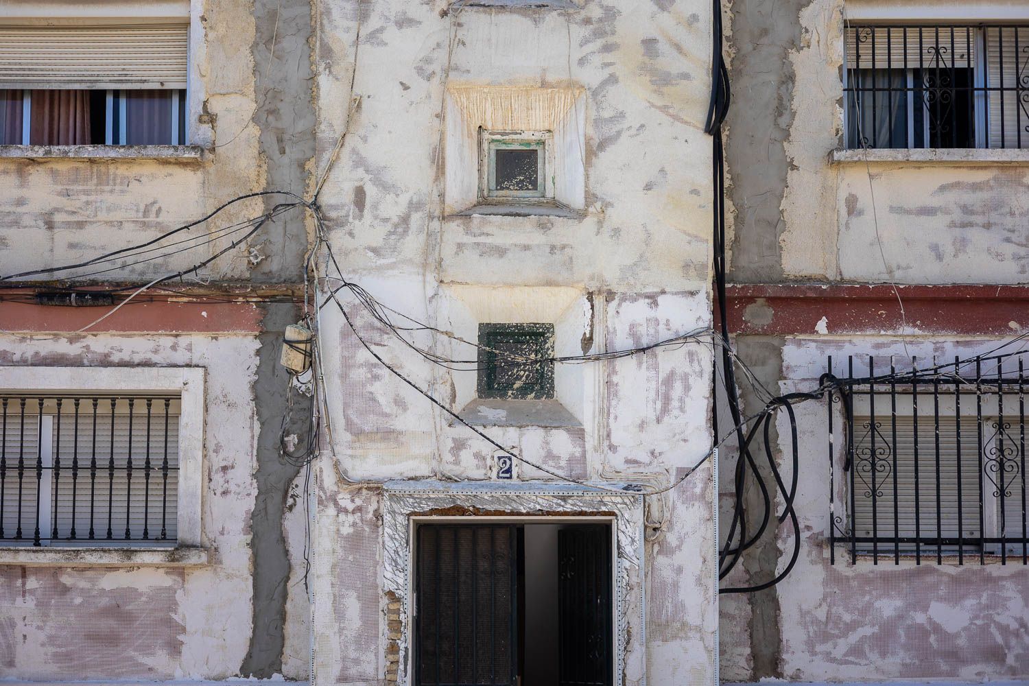 Imagen de uno de los bloques afectados con las obras a medias en La Asunción.
