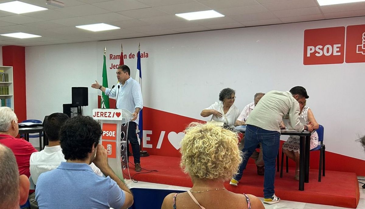 Inicio de la asamblea en la que se votará por el nuevo líder del PSOE de Jerez.