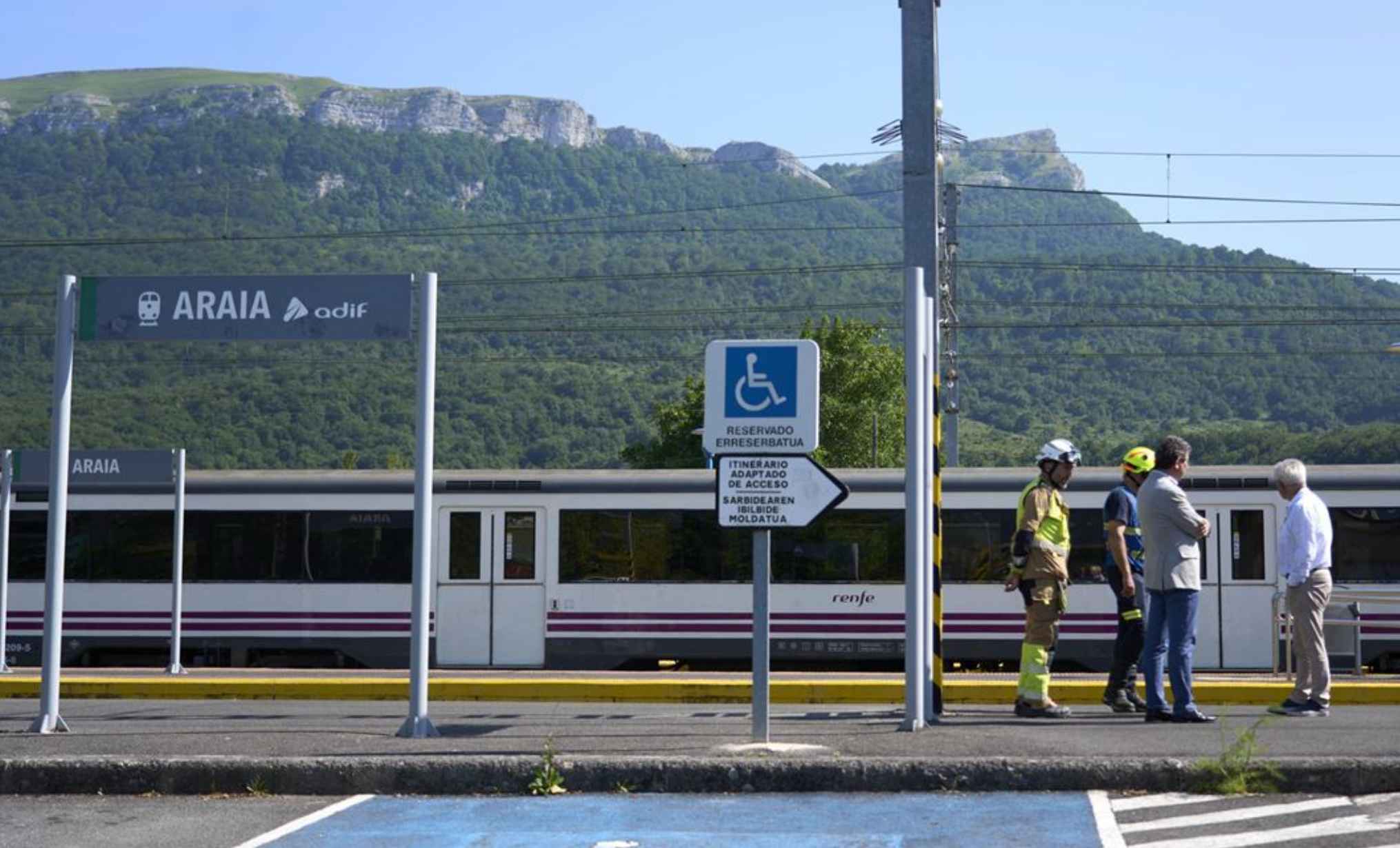 La estación de tren de Araia, donde ha tenido lugar el trágico suceso. EFE La estación de tren de Araia, donde ha tenido lugar el trágico suceso. EFE