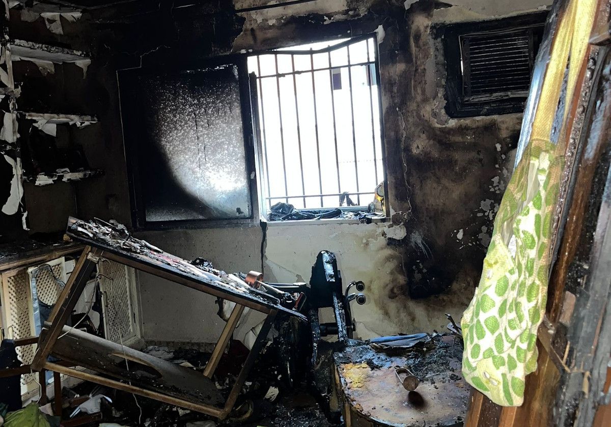 Así ha quedado el piso de una familia de Dos Hermanas tras sufrir un incendio.