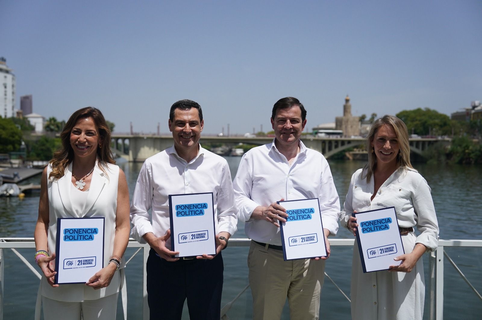 Moreno en la presentación de la ponencia política del PP.