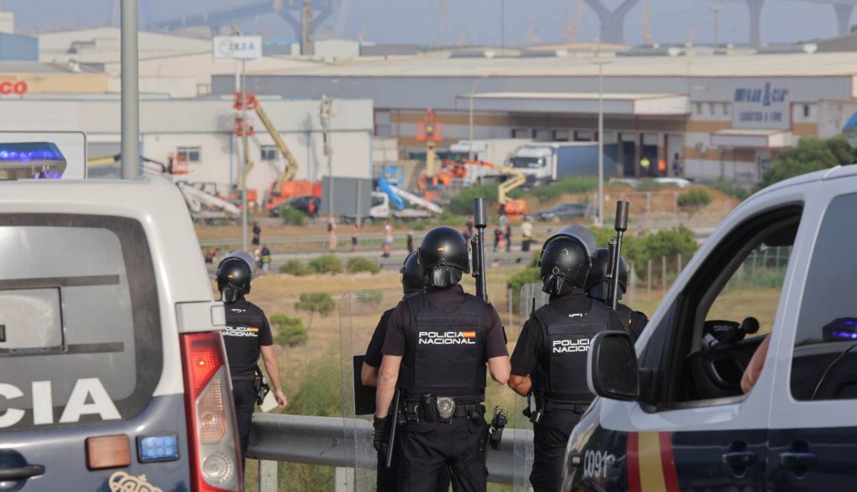 Gran despliegue policial en la huelga del metal.