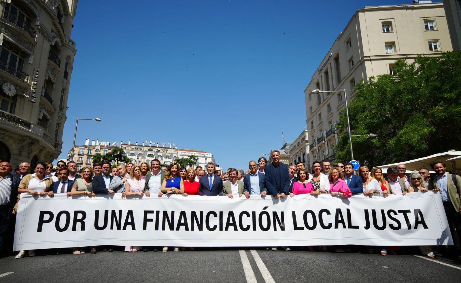 El PP saca a la calle sus dirigentes en ayuntamientos para pedir una financiación justa.