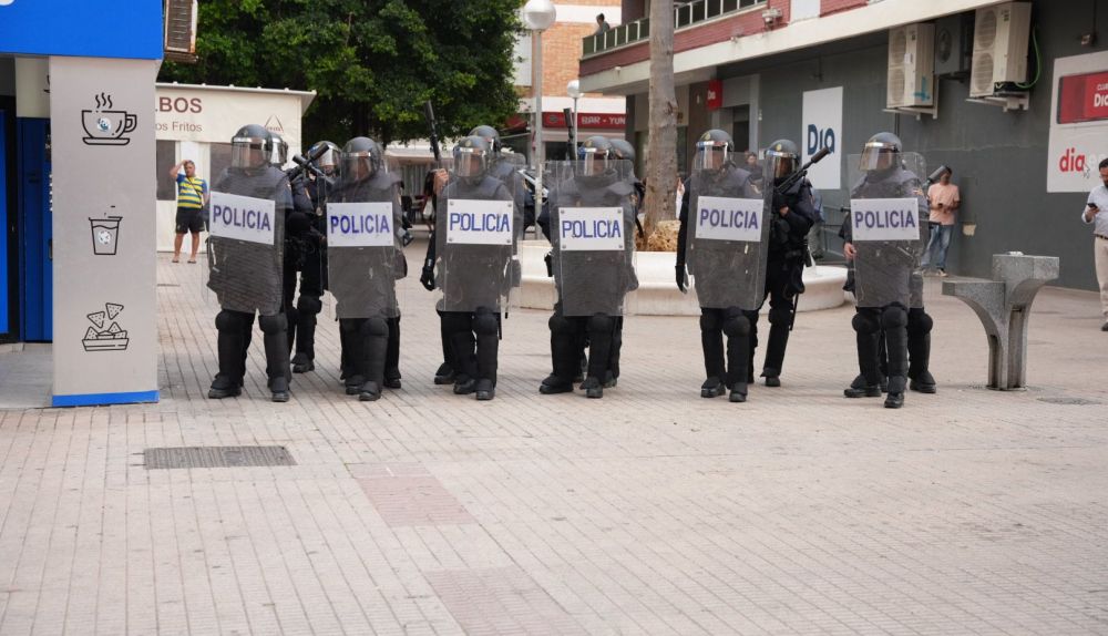 Amplío despliegue policial en Cádiz.