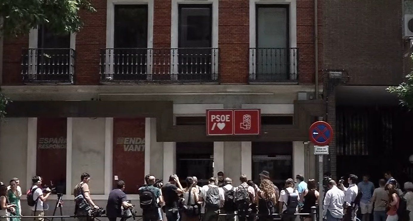 Momento del registro de la UCO en una imagen de Canal Sur.