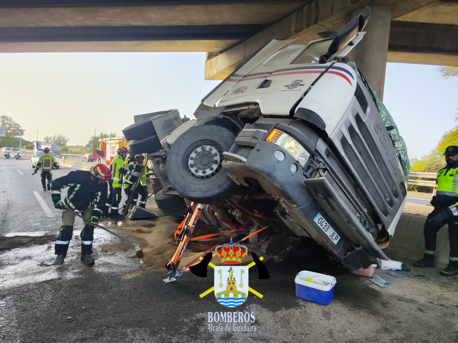 Estado en que quedó el camión tras el suceso.