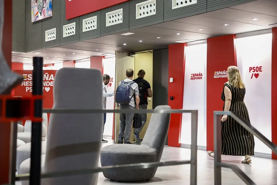 La Unidad Central Operativa (UCO) de la Guardia Civil ha accedido este viernes a la sede del PSOE.