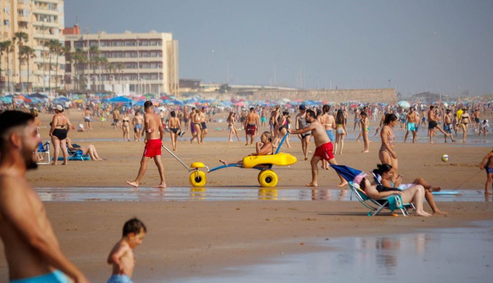 PLAYAS VERANO 2025 PLAYA VICTORIA CADIZ 011